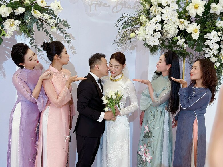 Lễ ăn hỏi được tổ chức tại Phủ Lý, Hà Nam.