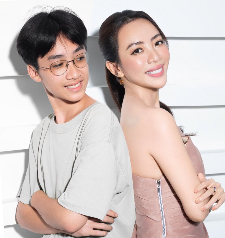 Sao Việt 24h: Á hậu Châu Anh được thăng quân hàm lên Trung úy trước niên hạn, 22 tuổi nhận bằng khen từ Tổng cục Chính trị - 10