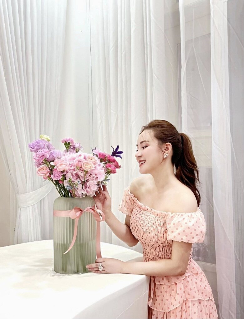 Sao Việt 24h: Á hậu Chế Nguyễn Quỳnh Châu nhận Bí tích Rửa tội, lên tiếng về thông tin làm đám cưới với bạn trai doanh nhân - 10