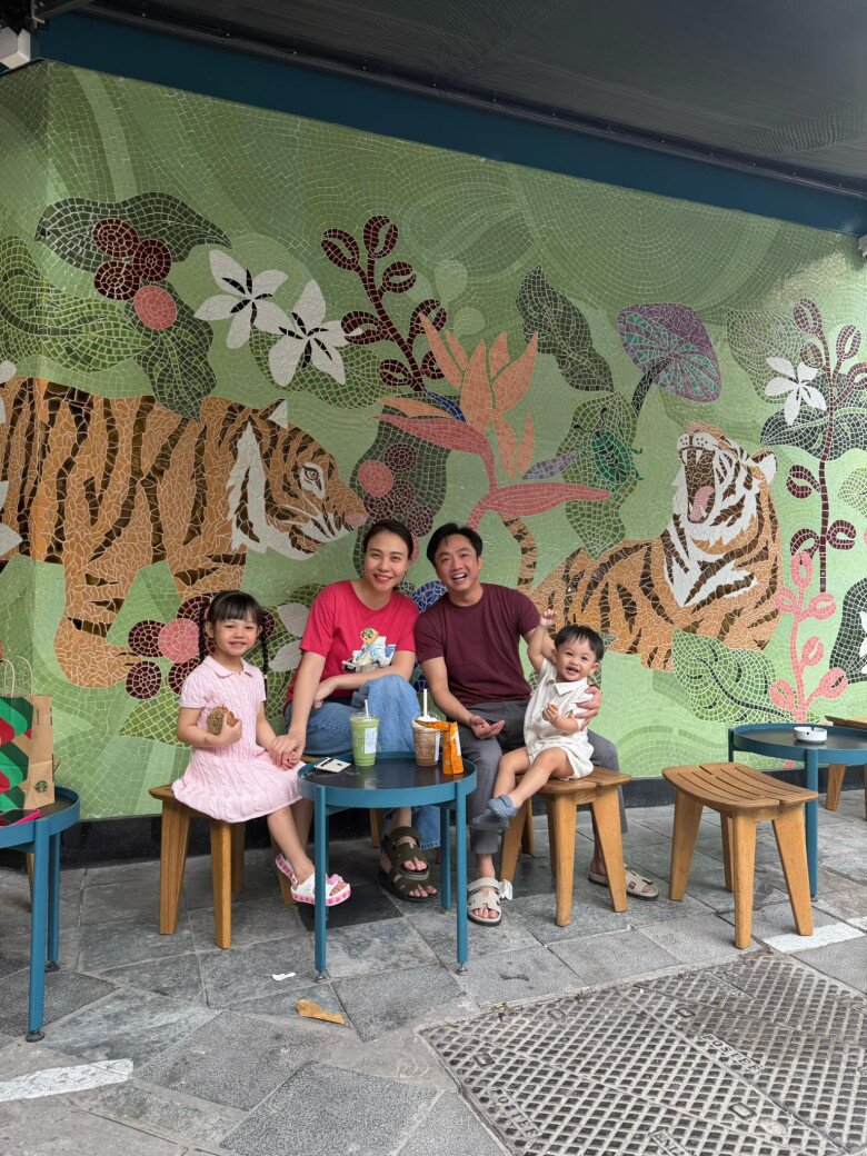 Cường Đô La thường đưa gia đình đi chơi, đi du lịch nhiều nơi.