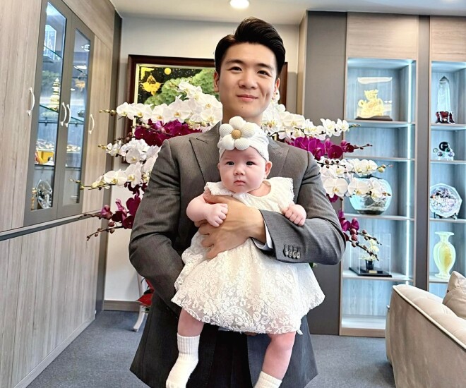 Con gái út nhà doanh nhân Đỗ Quang Vinh đáng yêu như búp bê.