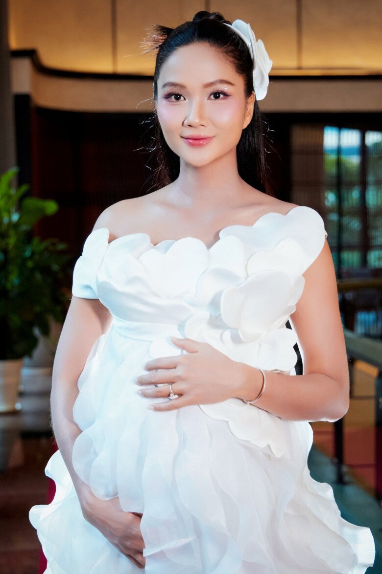 Sao Việt 24h: Chồng Đỗ Mỹ Linh khoe ảnh chơi môn thể thao quý tộc, sánh đôi cùng vợ hoa hậu nhìn như phim ngôn tình - 12