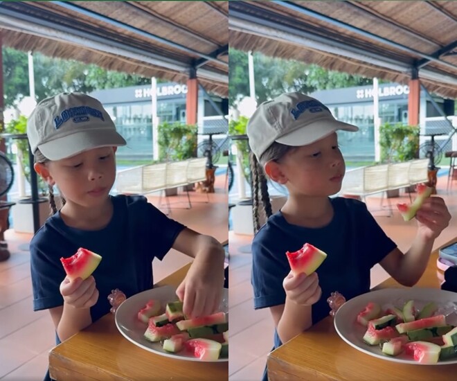 Con gái Hồ Ngọc Hà ăn lại vỏ dưa hấu khiến mẹ bất ngờ. 