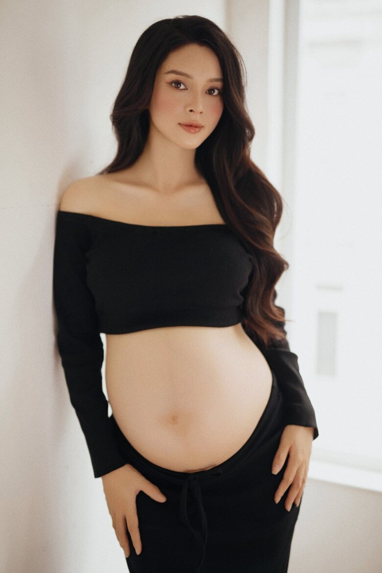 Sao Việt 24h: Chloe con gái Tăng Thanh Hà trổ tài trèo cây thoăn thoắt, thấy rõ đôi chân dài thừa hưởng từ mẹ amp;#34;ngọc nữamp;#34; - 10