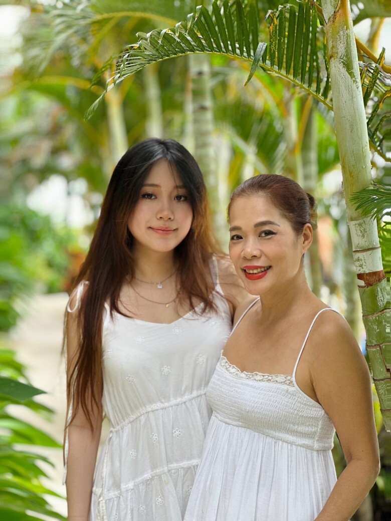 Sao Việt 24h: Diva Hồng Nhung khoe khoảnh khắc trồng cây trên sân thượng, ngoại hình như amp;#34;lột xácamp;#34; sau biến cố sức khỏe - 10