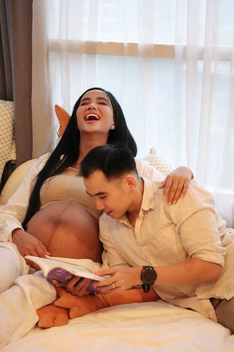 Tuấn Khôi luôn đồng hành cùng bà xã trong suốt thai kỳ.