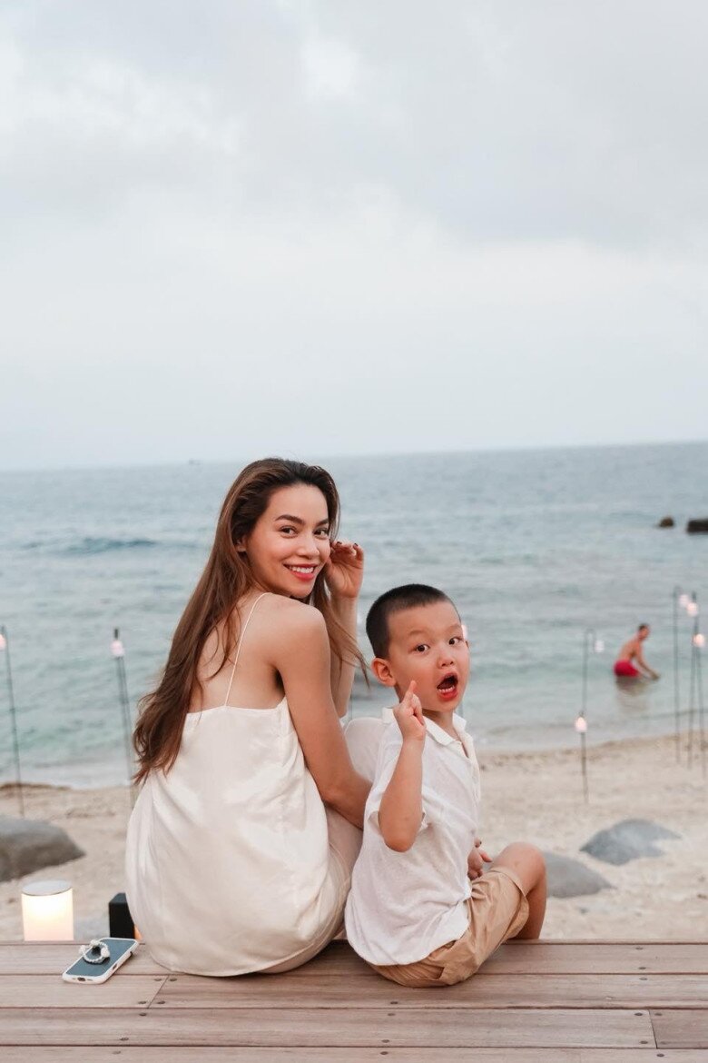 Hồ Ngọc Hà được khen bởi cách dạy con khéo léo. 
