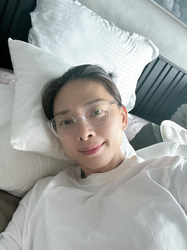 Sao Việt 24h: Hòa Minzy nghẹn ngào khi ông nội là cựu chiến binh qua đời, bỏ lỡ khoảnh khắc xem cháu gái biểu diễn - 11