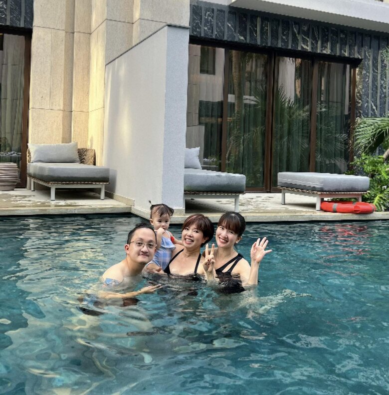 Sao Việt 24h: Hòa Minzy nghẹn ngào khi ông nội là cựu chiến binh qua đời, bỏ lỡ khoảnh khắc xem cháu gái biểu diễn - 10