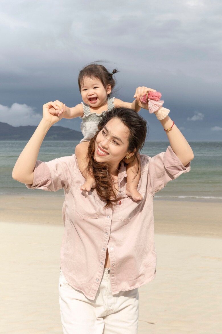 Sao Việt 24h: Diễn viên Huỳnh Anh Tuấn xuất viện sau quãng thời gian amp;#34;thập tử nhất sinhamp;#34;, điều trị ở trung tâm phục hồi - 12