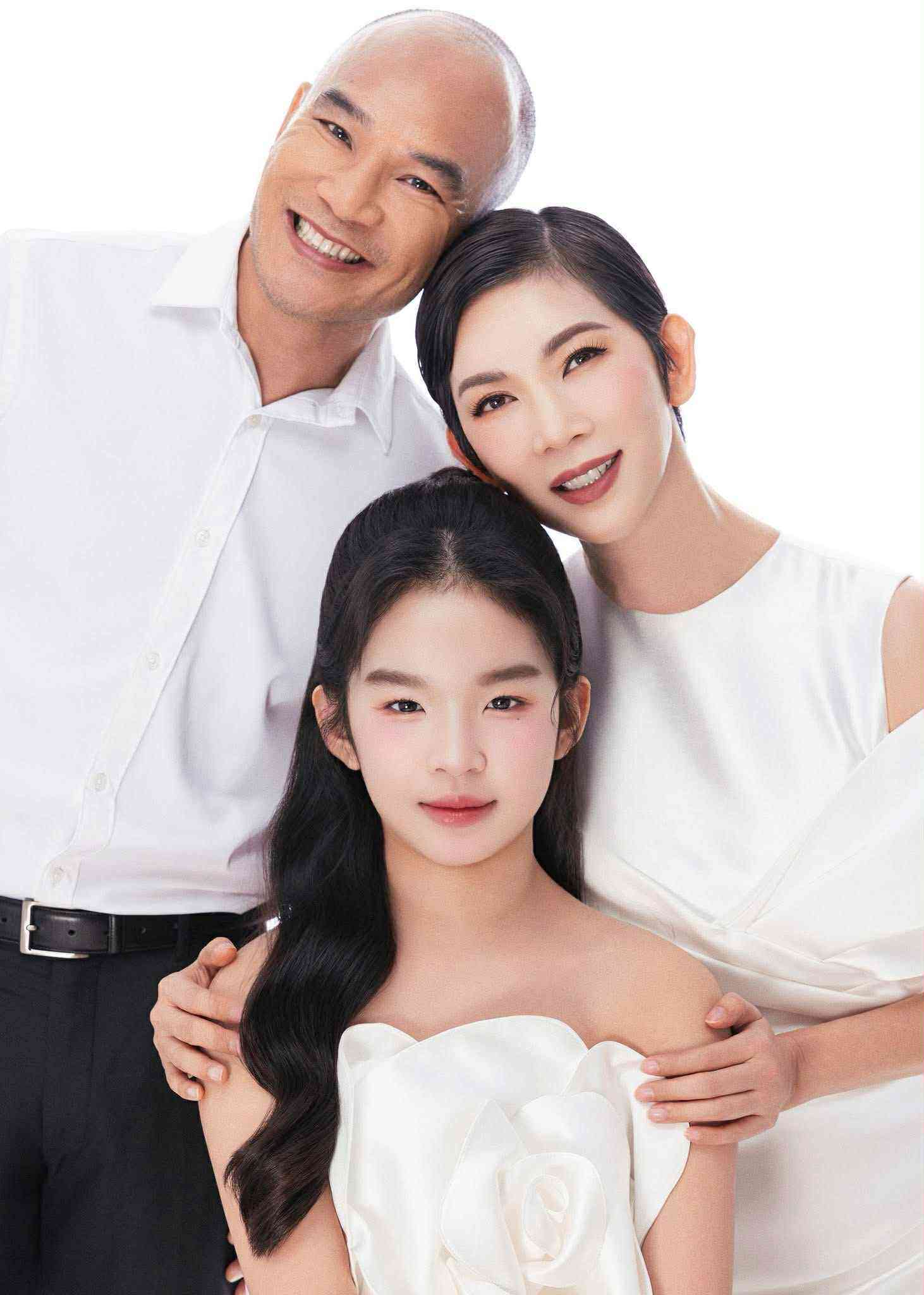 Sao Việt 24h: Khánh Thi chỉ ra người sai trong vụ hành hung phụ nữ tại Hà Nội, thương cho các em nhỏ phải chứng kiến - 11