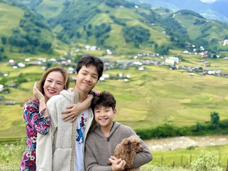 Sao Việt 24h: Khánh Thi - Phan Hiển khoe 3 amp;#34;cục kim cươngamp;#34; pha trộn nét đẹp của bố lẫn mẹ, công chúa út amp;#34;đẹp nhất nhàamp;#34; - 12