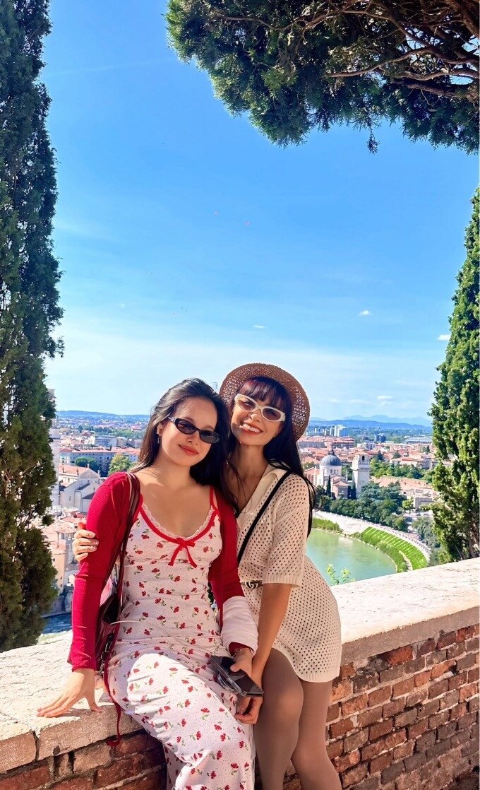 Sao Việt 24h: Khánh Thi - Phan Hiển khoe 3 amp;#34;cục kim cươngamp;#34; pha trộn nét đẹp của bố lẫn mẹ, công chúa út amp;#34;đẹp nhất nhàamp;#34; - 15