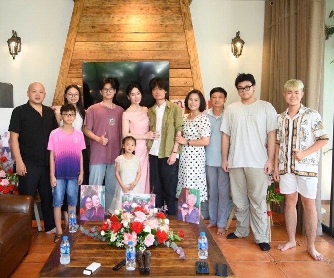 Quách Thu Phương cùng người thân tổ chức sinh nhật cho con trai 19 tuổi.