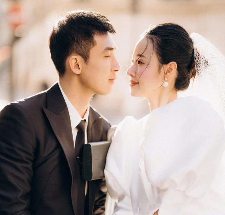 Thiếu gia Minh Đạt luôn ở bên cạnh động viên vợ, dành cho cô nhiều lời khen ngợi.