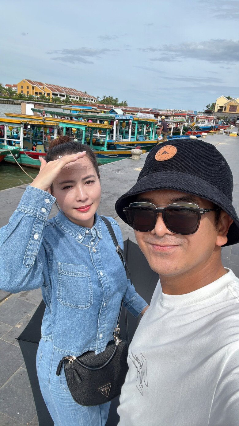 Sao Việt 24h: Nam diễn viên có con đầu lòng ở tuổi 52 với vợ trẻ kém 26 tuổi tươi rói khi lên đồ cùng quý tử - 12