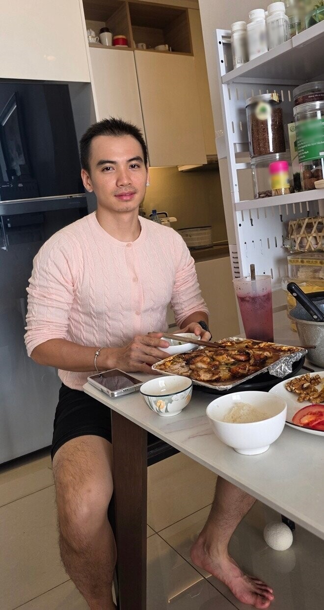 Sao Việt 24h: Nhạc sĩ Quốc Trung say mê ngắm vẻ đáng yêu của amp;#34;công chúa nhỏamp;#34;, diva Thanh Lam liền bình luận yêu thương - 6