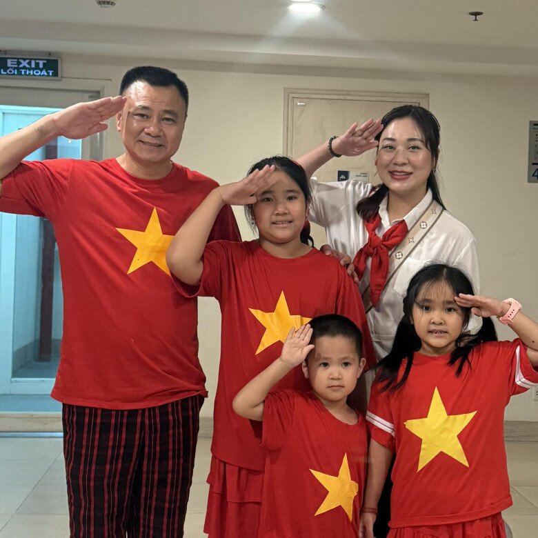 Sao Việt 24h: Nhạc sĩ Quốc Trung say mê ngắm vẻ đáng yêu của amp;#34;công chúa nhỏamp;#34;, diva Thanh Lam liền bình luận yêu thương - 12