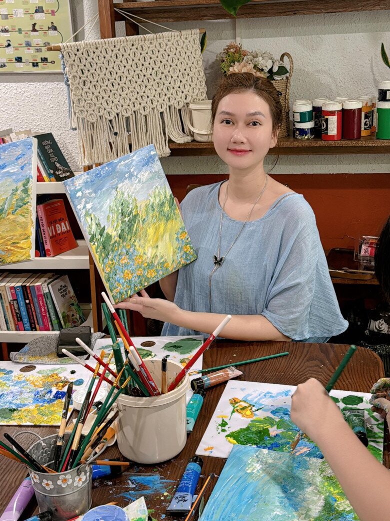 Sao Việt 24h: NSND Xuân Bắc hiếm hoi trang điểm sau khi lên chức Cục trưởng, nhìn như thanh niên ở tuổi U50 - 8