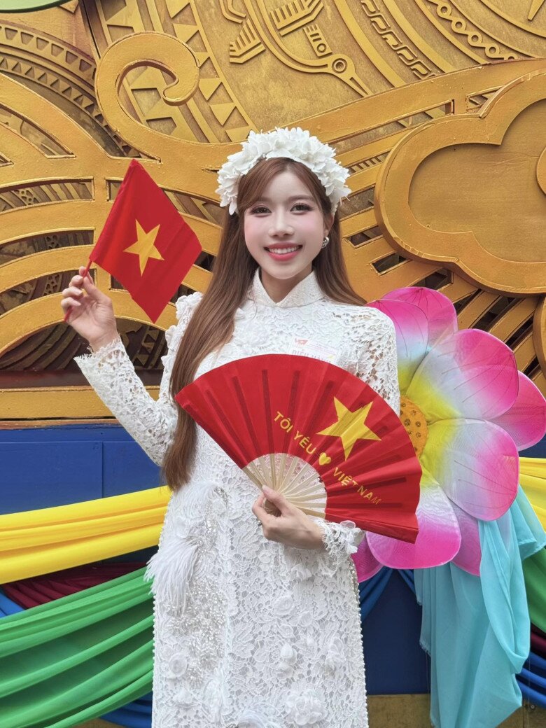 Sao việt 24h mỹ tâm và hòa minzy đọ sắc khi chung khung hình vân dung khoe bố ruột sở hữu bộ huy chương cao quý - 13
