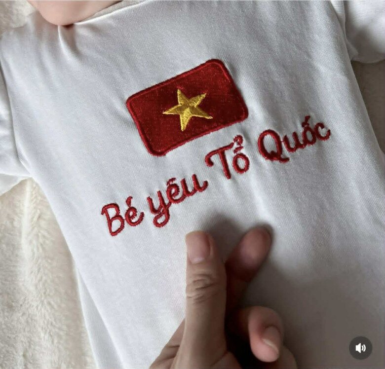 Sao việt 24h mỹ tâm và hòa minzy đọ sắc khi chung khung hình vân dung khoe bố ruột sở hữu bộ huy chương cao quý - 19