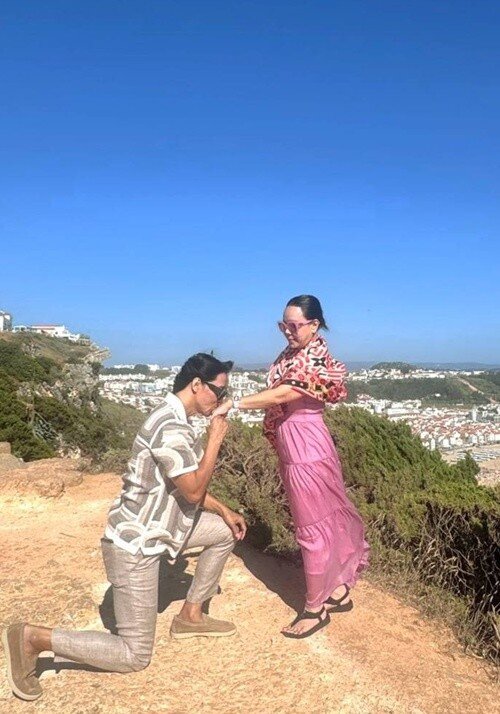 Cặp đôi vẫn giữ vững tình yêu kiên định sau 19 năm.