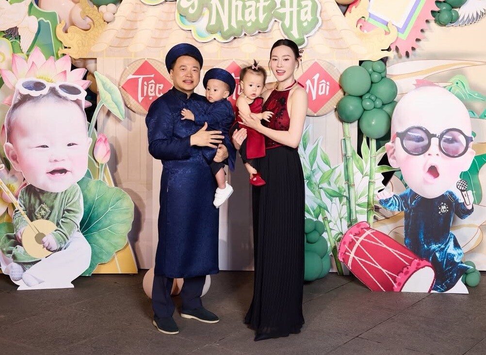 Vợ chồng Shark Bình có 2 con vô cùng đáng yêu.