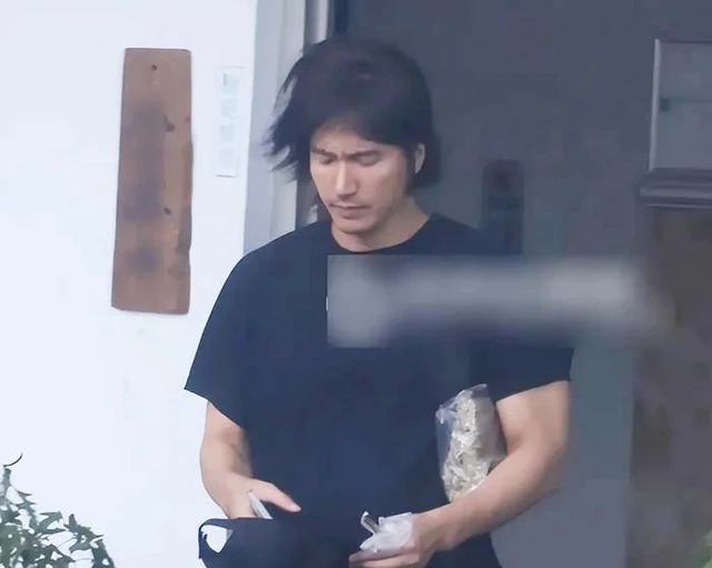 Tình trạng của nam diễn viên khiến người hâm mộ xót xa.