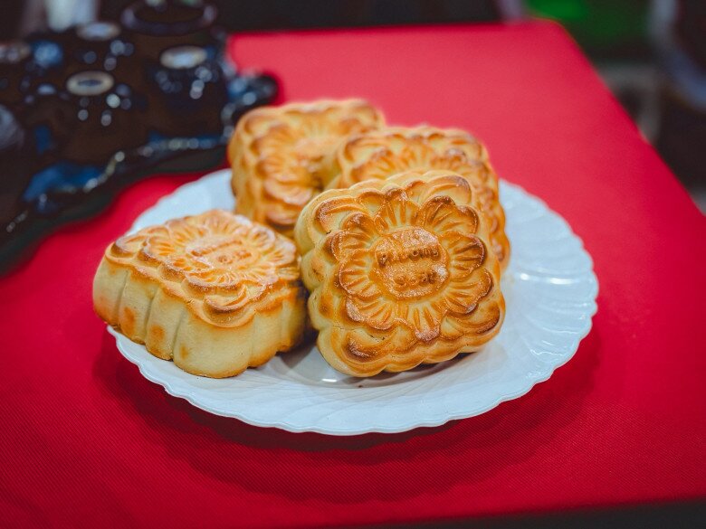 Đến hẹn lại lên, người dân Thủ đô xếp hàng cả tiếng để mua bánh Trung thu: Điểm danh 6 tiệm bánh amp;#34;hotamp;#34; nhất năm 2025 - 3