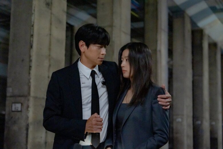 San Ho nhận được nhiệm vụ bảo vệ Moon Joo.