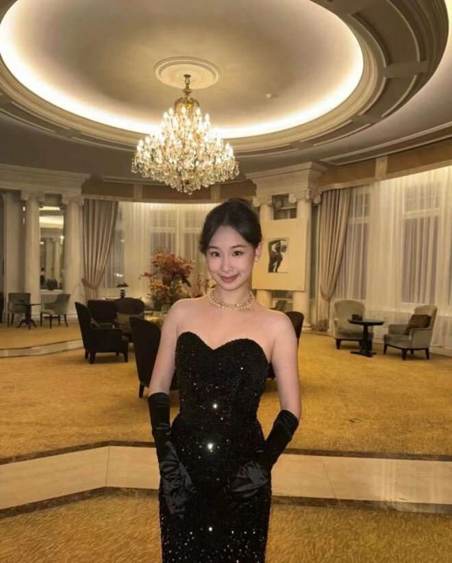 Con gái hoàng phi hồng khiến bố nở mũi vẻ ngoài hệt huỳnh thánh y là học bá tại ngôi trường cho giới siêu giàu - 7