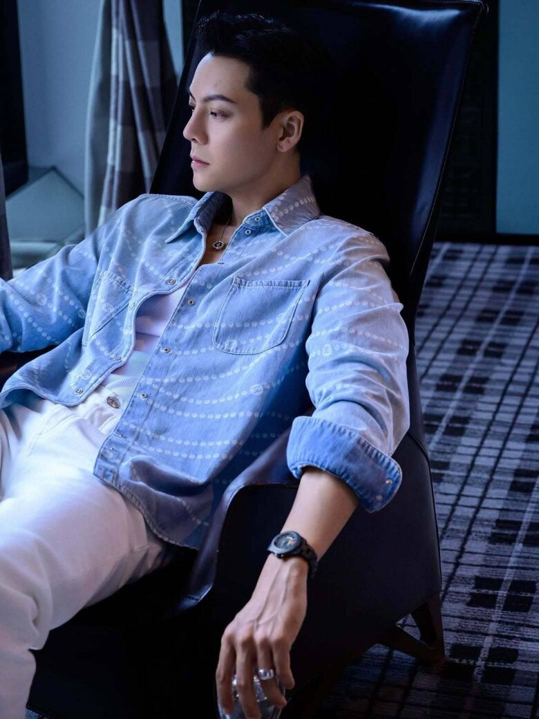 Dù sinh ra ở vạch đích, Trần Vỹ Đình vẫn theo đuổi đam mê nghệ thuật một cách nghiêm túc.