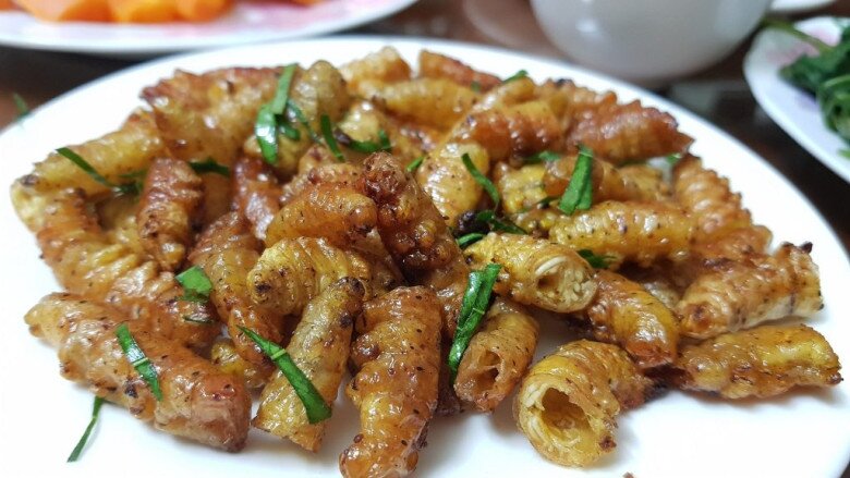 Con vật khiến nhiều người sợ mất vía hóa ra là đặc sản trứ danh Phú Thọ, được mệnh danh là amp;#34;sâm nhungamp;#34; đồng quê - 5