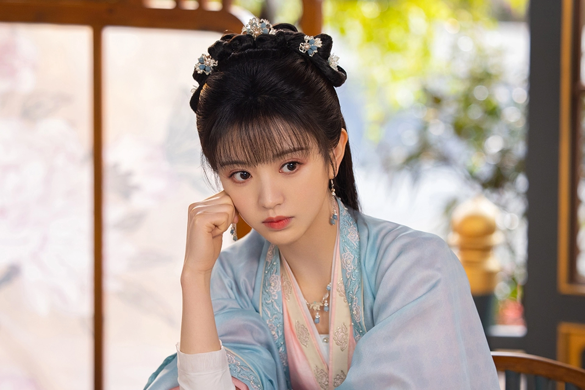 Điền Hi Vi vẫn đóng cặp với ai, người nấy lại bị “sao quả tạ chiếu mệnh”.