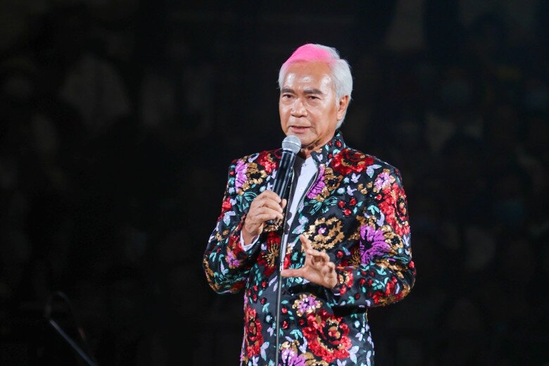 Lý Long Cơ chia sẻ vẫn đang hạnh phúc với bạn gái, chỉ đang tạm xa nhau vì công việc bận rộn.