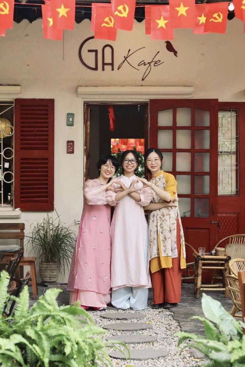 Những quán cafe rực rỡ cờ hoa dịp Quốc khánh 2/9: Lưu lại ngay để tranh thủ amp;#34;check-inamp;#34; trước khi đông nghịt khách! - 7