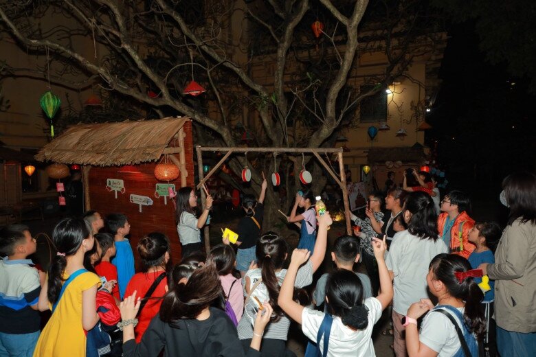 Khám phá Hà Nội về đêm: Những tour du lịch độc đáo ngay cả người Thủ đô chưa chắc đã biết hết - 5