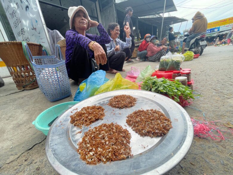 Chợ chiều có tên lạ giữa lòng Gia Lai, bán đủ thứ amp;#34;của ngon vật lạamp;#34; khiến ai xa quê cũng nhớ về - 5