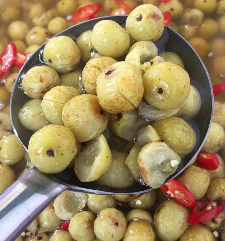 Loại Quả “Khổ Tận Cam Lai” Rụng Đầy Trên Núi Không Ai Nhặt: Từ Thứ Quả Dại Đến “Cơn Sốt” Chợ Mạng Loại Quả “Khổ Tận Cam Lai” Rụng Đầy Trên Núi Không Ai Nhặt: Từ Thứ Quả Dại Đến “Cơn Sốt” Chợ Mạng - 4