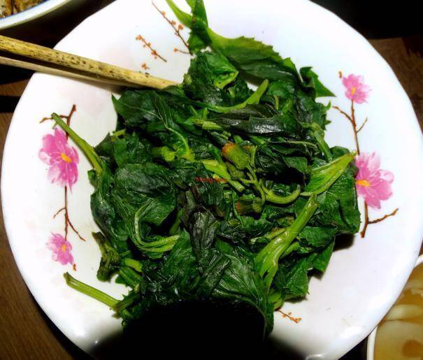 Loại rau có tên như sắp bay vào vũ trụ xưa chỉ là loài cỏ dại, nay thành đặc sản chị em lùng mua vì ngon và bổ dưỡng - 4