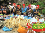 Lifestyle - Về Điện Biên đi phiên chợ nằm ở vị trí siêu đặc biệt, bán đủ loại sản vật hiếm nơi nào có