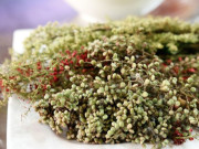 Lifestyle - Loại quả có vị lạ chưa từng có xưa không ai bán, nay được người sành ăn lùng mua, tạo hương vị độc đáo cho bàn tiệc cao cấp