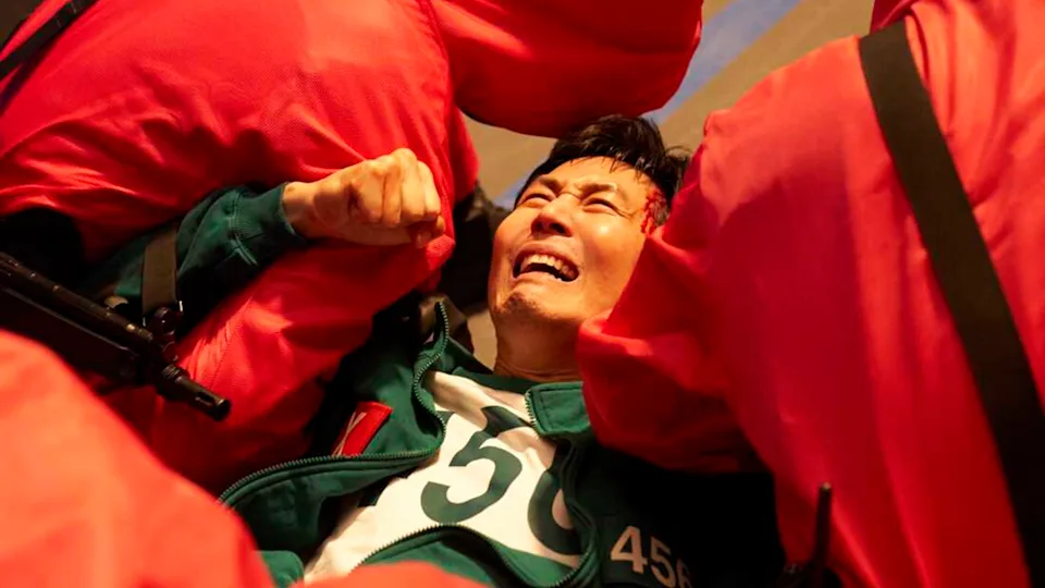 Ở phần 3, Seong Gi Hun tiếp tục trò chơi sau khi nhóm nổi loạn thất bại, anh dần chấp nhận sự thật rằng mình không thể ngăn chặn trò chơi tàn ác này.