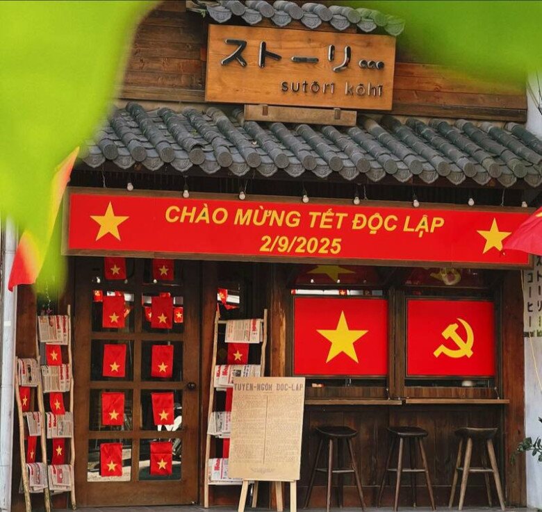 Những quán cafe rực rỡ cờ hoa dịp Quốc khánh 2/9: Lưu lại ngay để tranh thủ amp;#34;check-inamp;#34; trước khi đông nghịt khách! - 3