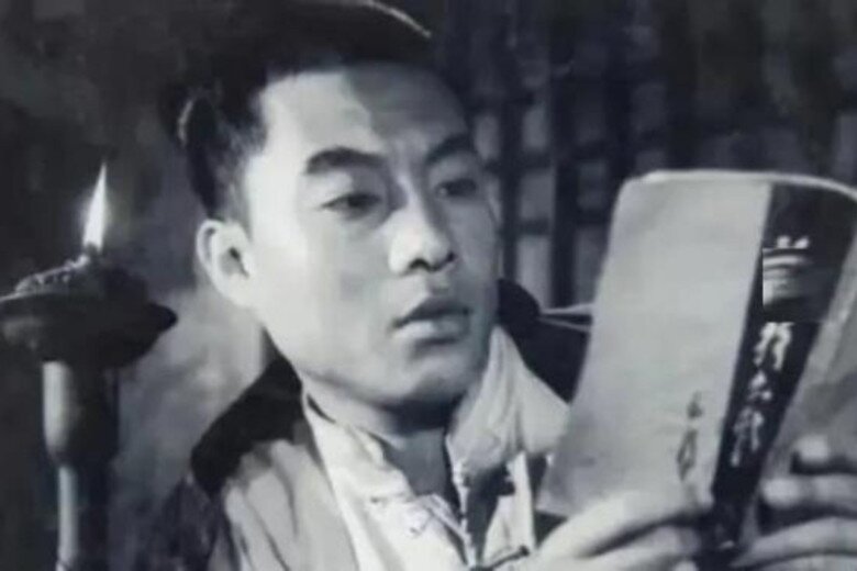 Ngay từ khi còn là sinh viên, Chu Long Quảng đã giành được giải Nhất toàn quốc cho diễn viên trẻ.