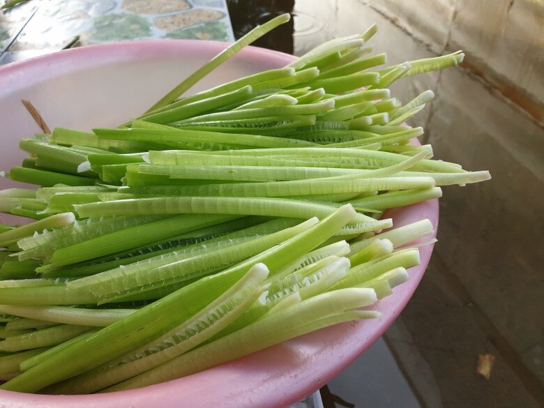 Thứ cỏ chỉ cho trâu bò ăn nay thành đặc sản nức tiếng miền Tây, bán đến 120.000 đồng/kg khách vẫn mua ầm ầm - 4