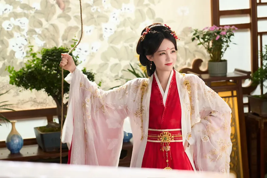 Mỗi lần Tống Tiểu Ngư cố ý đi chệch kịch bản, hệ thống sẽ kéo cô quay về đúng tiến trình cốt truyện.