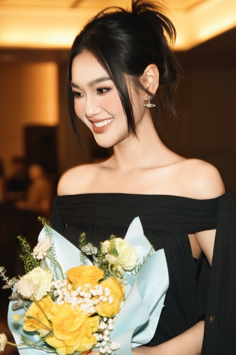 Cù Thị Trà phải học hỏi, rèn luyện từng ngày để tìm sự tinh tế trong cách diễn, lời thoại, và luôn giữ vững niềm tin vào bản thân dù nhiều lúc cảm thấy đuối sức.