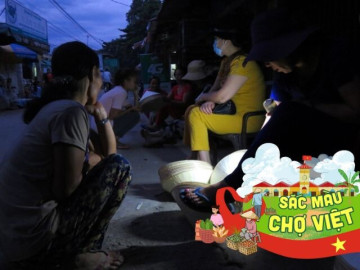 Khu chợ trong sương độc nhất ở Huế, chỉ bán duy nhất một thứ mà tồn tại hơn trăm năm vẫn đông khách