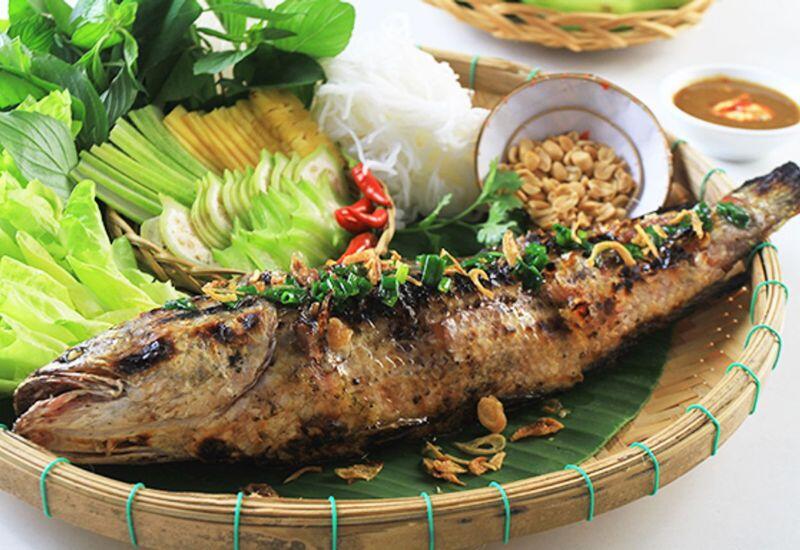 Tuy vậy, cá trê nuôi ở nguồn nước sạch và được kiểm định, bạn vẫn có thể thỉnh thoảng sử dụng. Khi ăn, nhất định phải chế biến kỹ, nấu chín hoàn toàn để loại bỏ ký sinh trùng và không nên ăn quá một lần mỗi tuần. 
